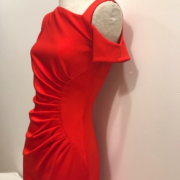 Karen Millen red front gathered sheath dress. NWT. Size 6 - Picture 5 of 13